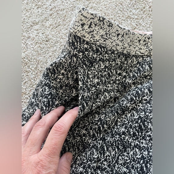 Banana Republic mini skirt black and white petite length size 2P - Picture 3 of 8